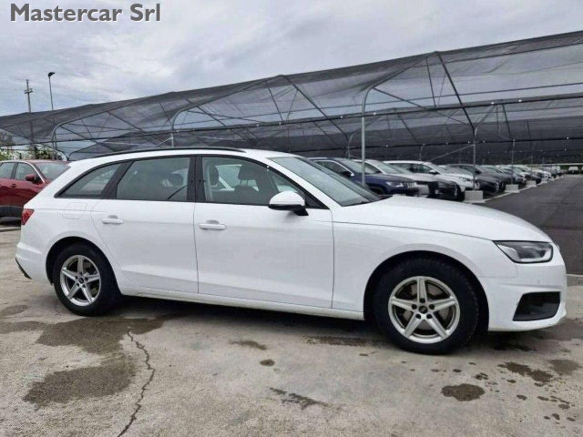 Audi A4 Avant 2.0 TDI ultra 163CV Business (7)