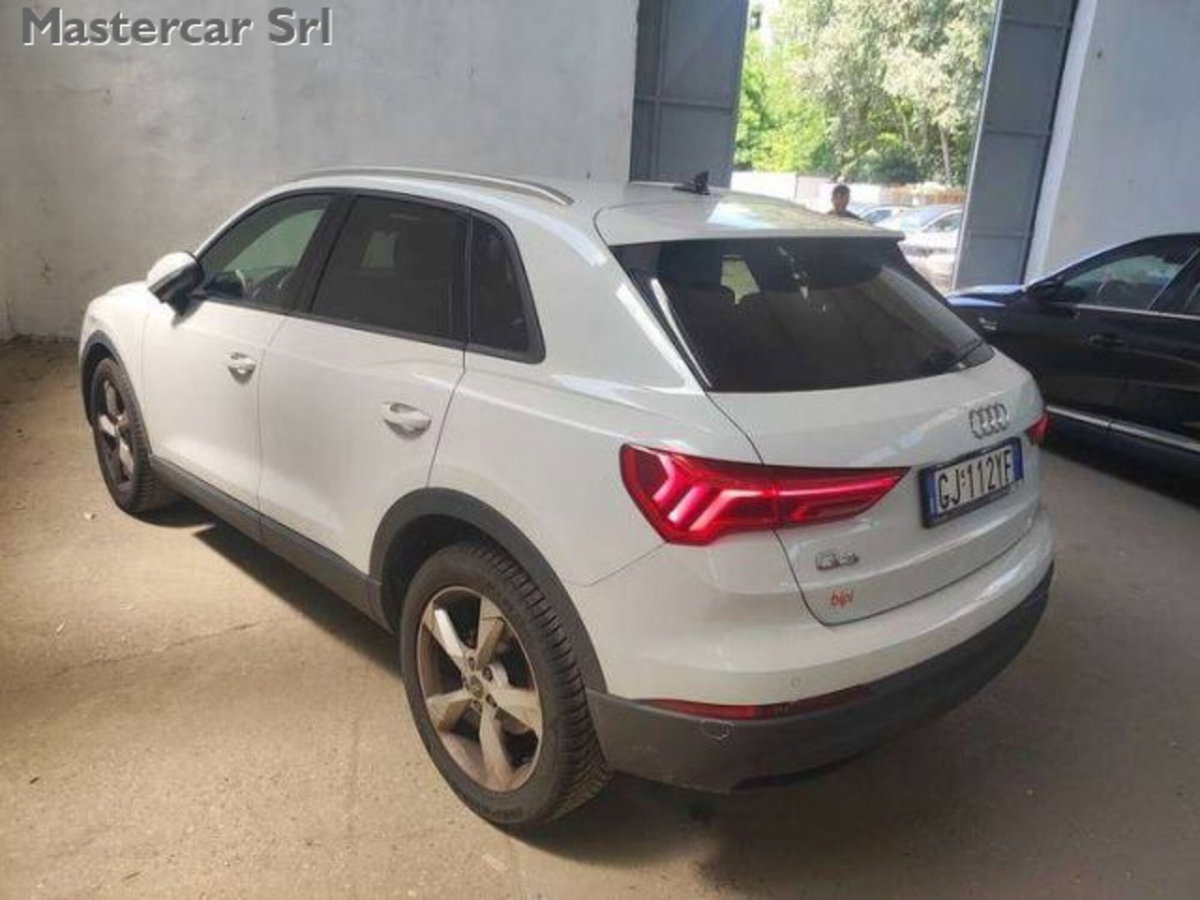 Audi Q3 35 TDI quattro S tronic Business (3)