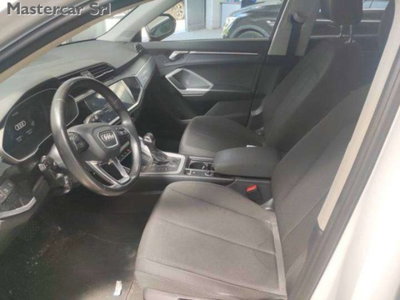 Audi Q3 35 TDI quattro S tronic Business (5)