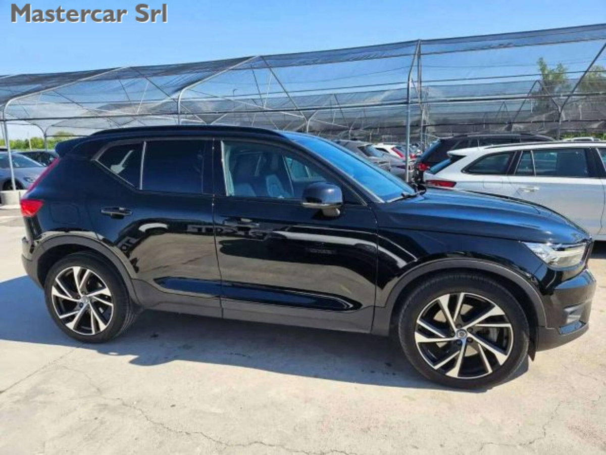 Volvo XC40 T5 Recharge Plug-in Hybrid R-design (5)