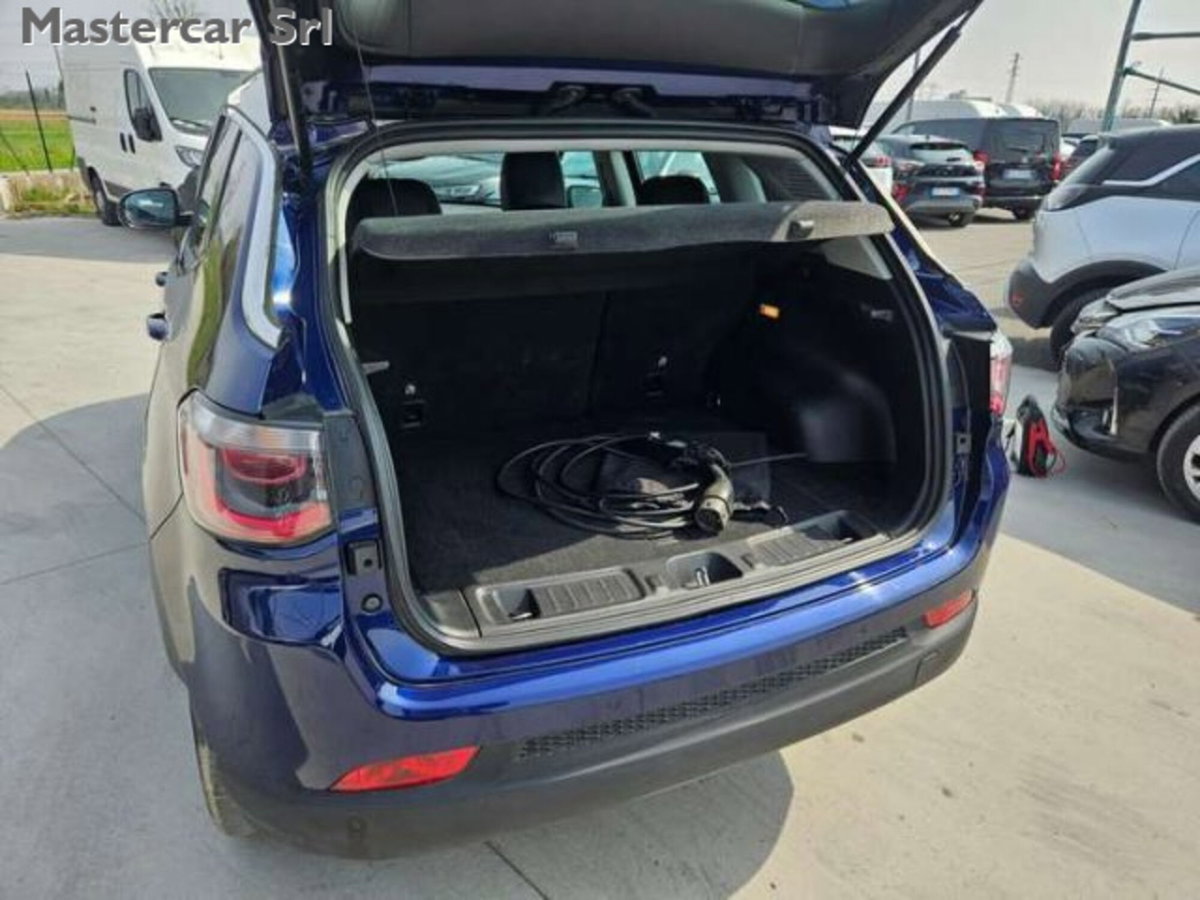 Jeep Compass 1.3 T4 190CV PHEV AT6 4xe Business Plus (15)