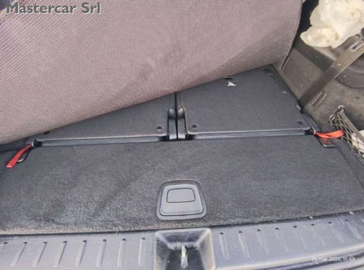 Mercedes-Benz GLB 180 d Advanced auto (12)