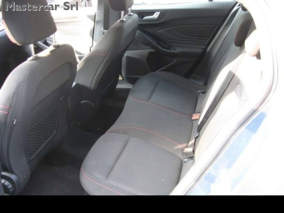 Ford Focus Station Wagon 1.0 EcoBoost 125 CV automatico SW ST-Line (7)