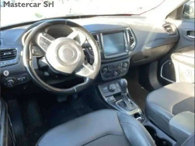 Jeep Compass 1.3 T4 190CV PHEV AT6 4xe Business Plus (4)
