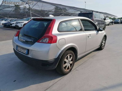 Volvo C30 1.6 D Momentum (3)
