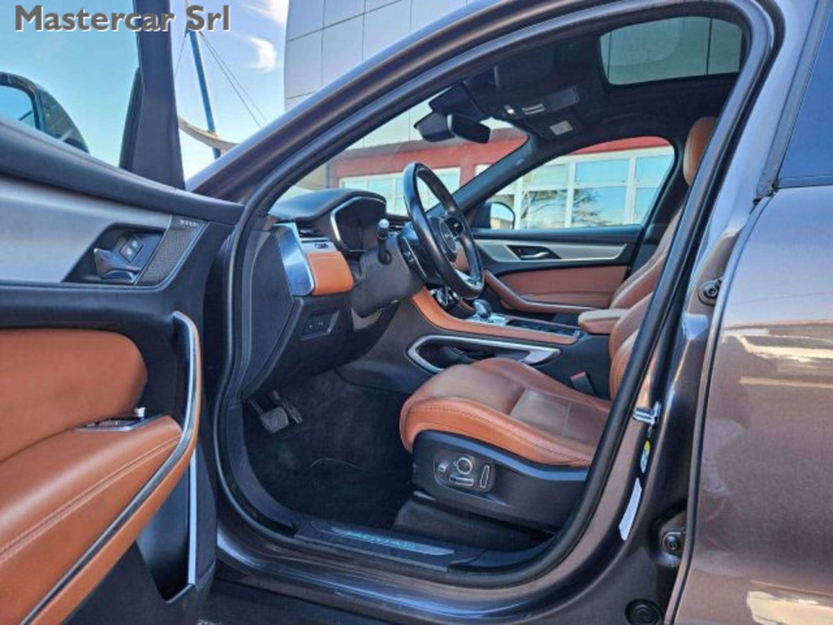 Jaguar F-Pace 2.0d i4 mhev R-Dynamic SE 90th Anniversary Edition awd 204cv auto (10)