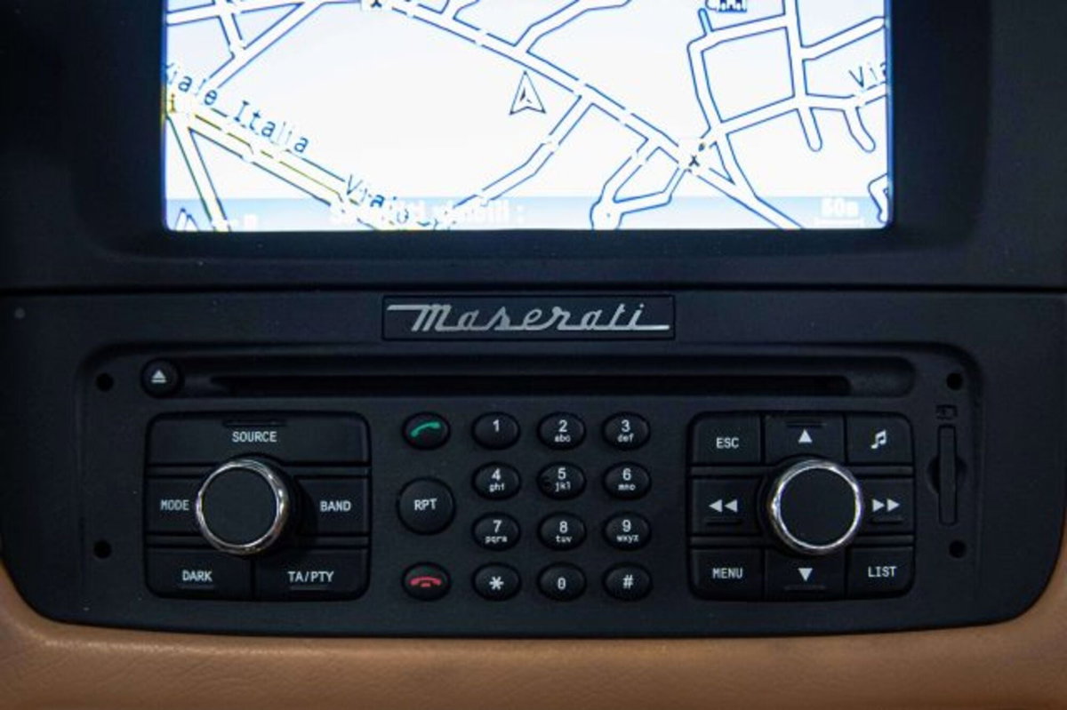 Maserati Grancabrio 4.7 V8 (10)