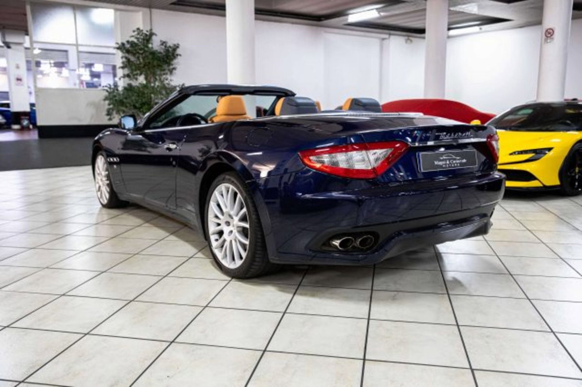 Maserati Grancabrio 4.7 V8 (5)