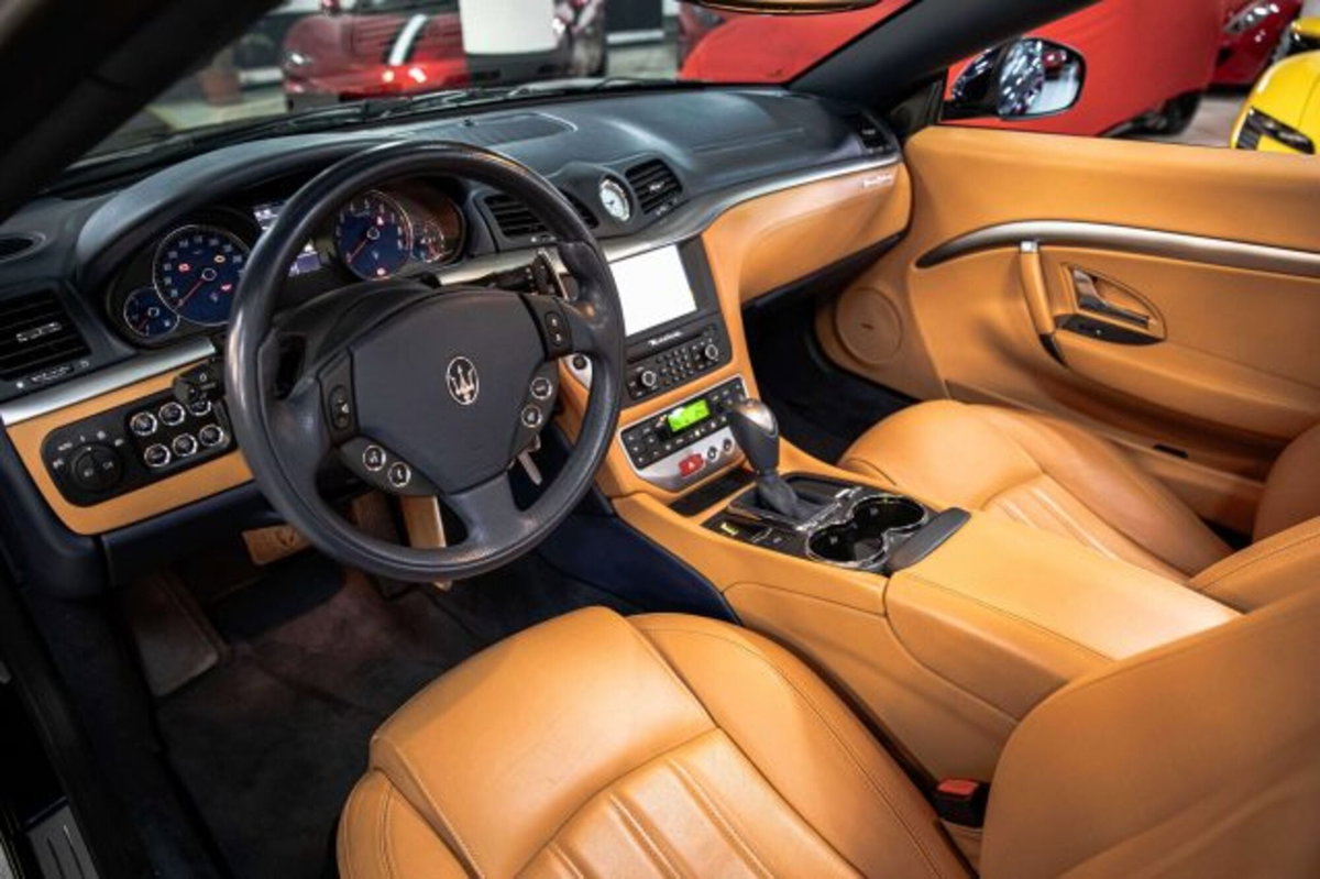 Maserati Grancabrio 4.7 V8 (8)