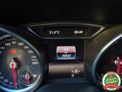 Mercedes-Benz GLA SUV 180 d Automatic Premium (10)