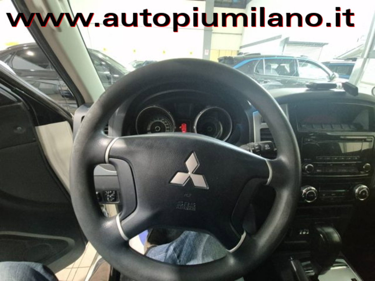Mitsubishi Pajero 3.2 DI-D 16V aut. 5p. Intense DPF (15)