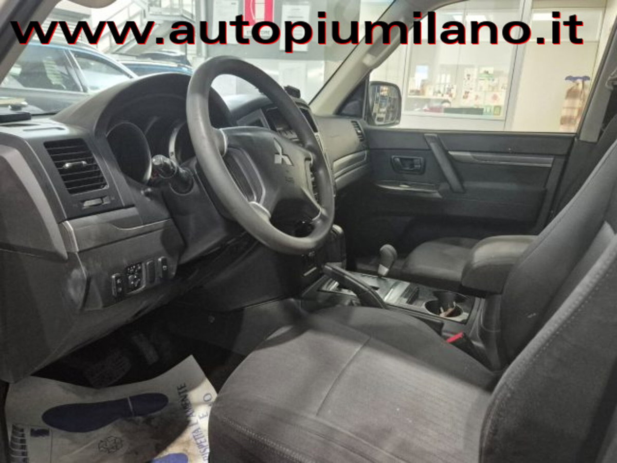 Mitsubishi Pajero 3.2 DI-D 16V aut. 5p. Intense DPF (8)