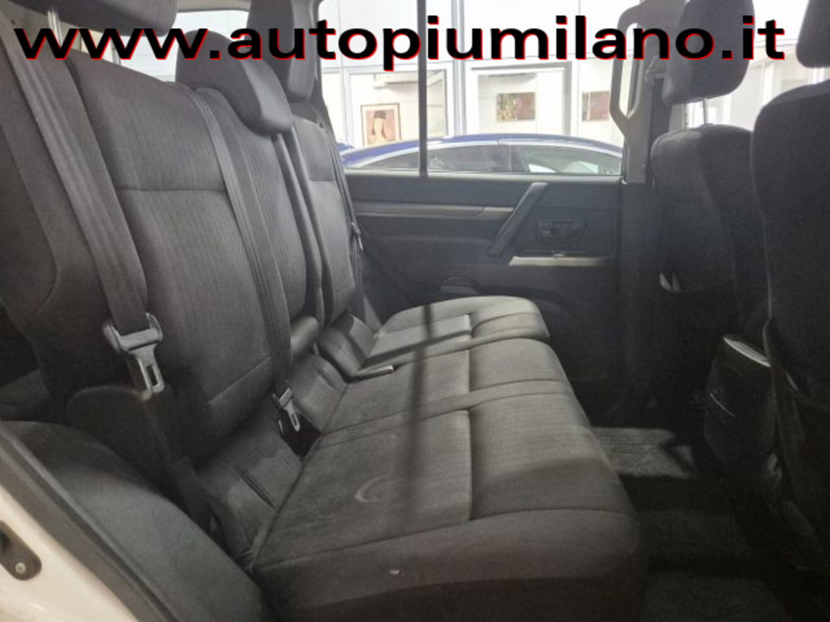 Mitsubishi Pajero 3.2 DI-D 16V aut. 5p. Intense DPF (9)