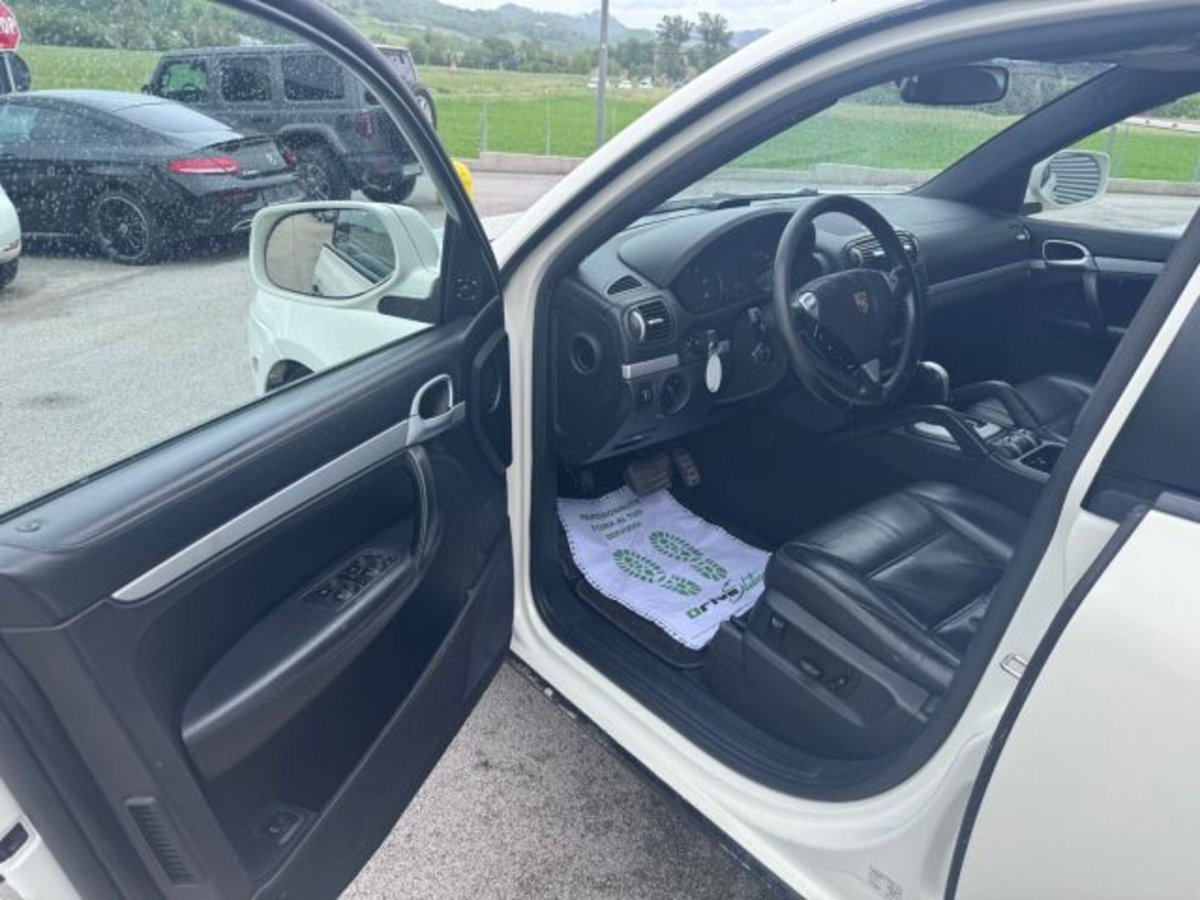 Porsche Cayenne 3.0 Diesel (14)