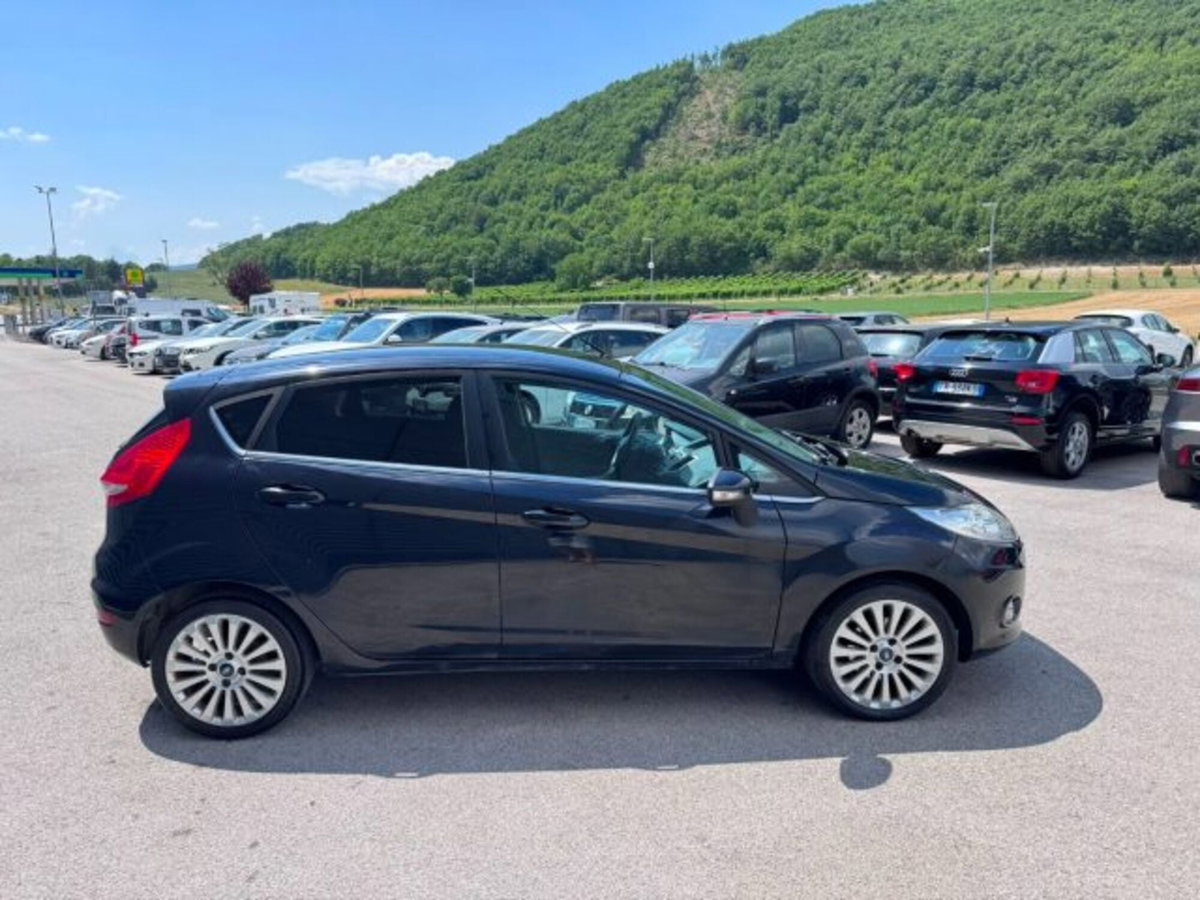 Ford Fiesta 1.6 TDCi 95 CV 5p. Titanium (4)