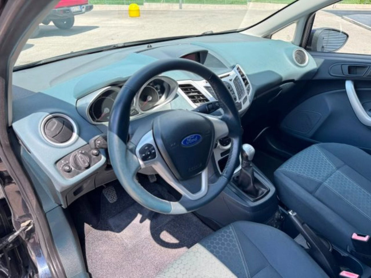Ford Fiesta 1.6 TDCi 95 CV 5p. Titanium (9)
