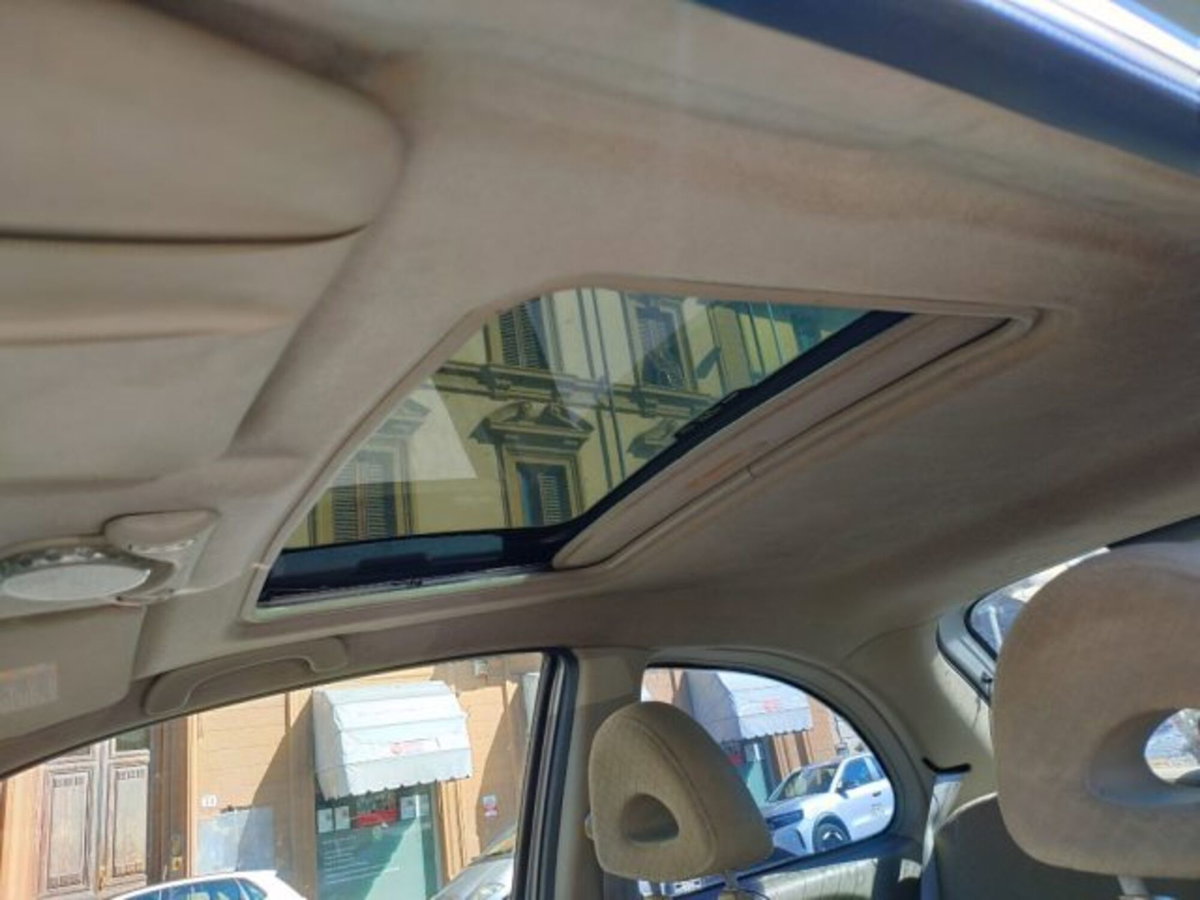 Nissan Micra 1.4 16V 3 porte Tekna (12)