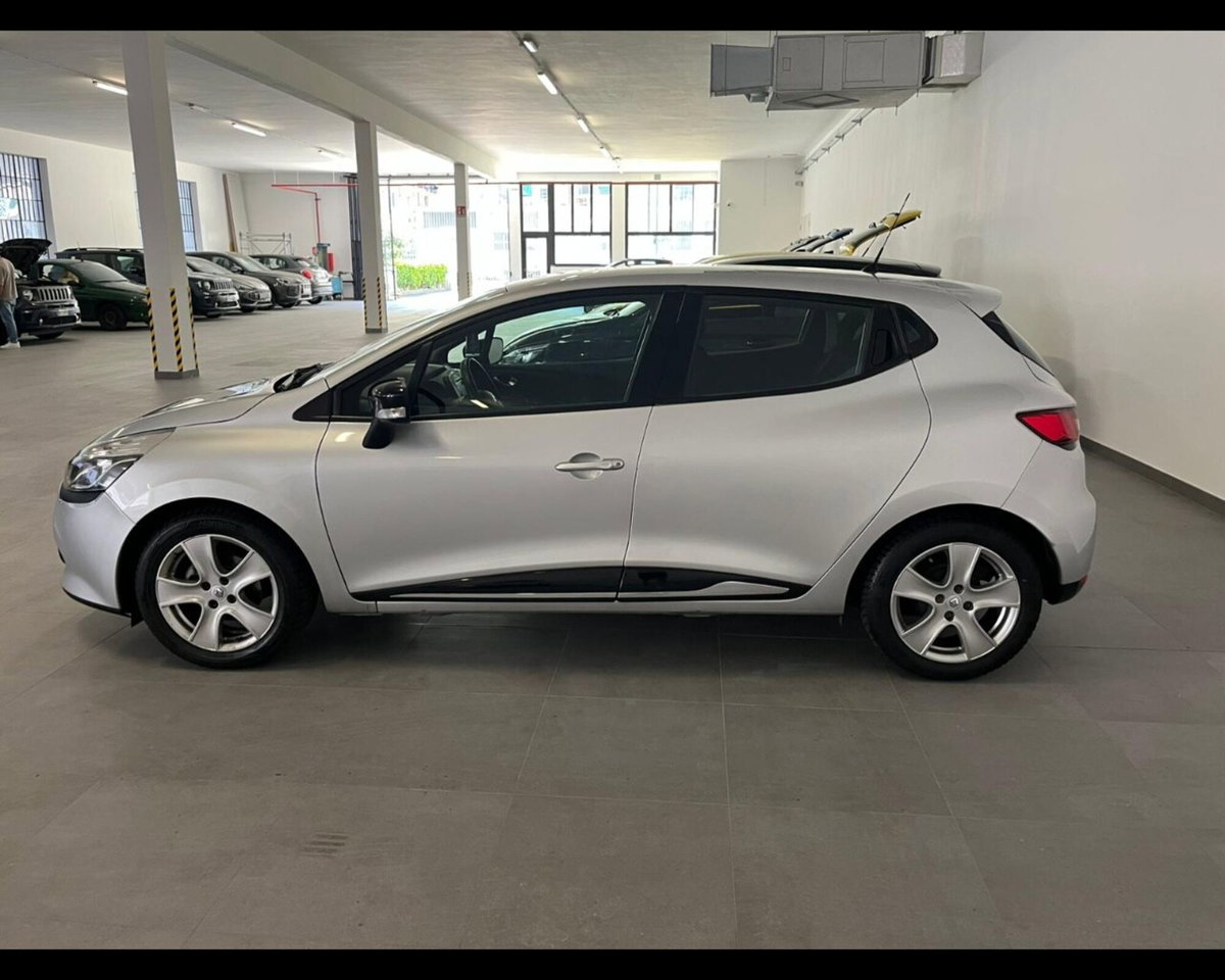 Renault Clio 1.2 75CV 5 porte Zen (5)