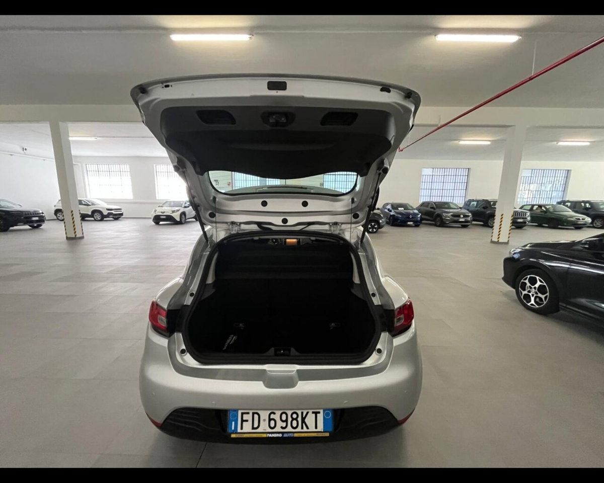 Renault Clio 1.2 75CV 5 porte Zen (8)