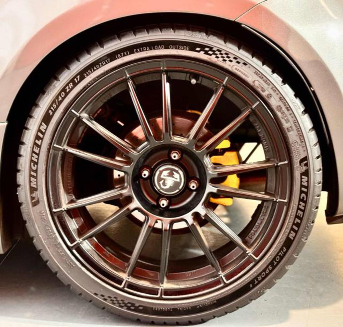 Abarth 595 Cabrio 595 C 1.4 Turbo T-Jet 160 CV Competizione (17)