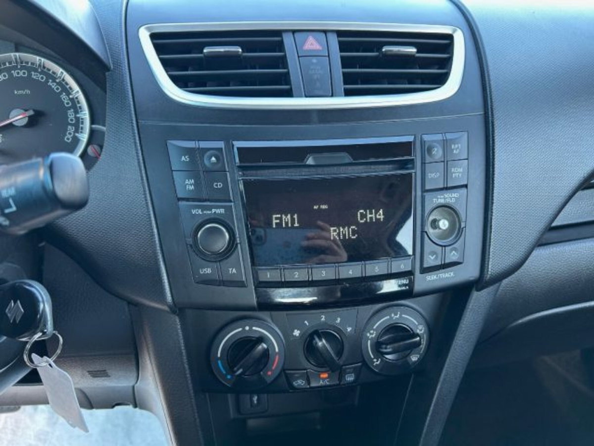 Suzuki Swift 1.2 VVT 3 porte GL (9)