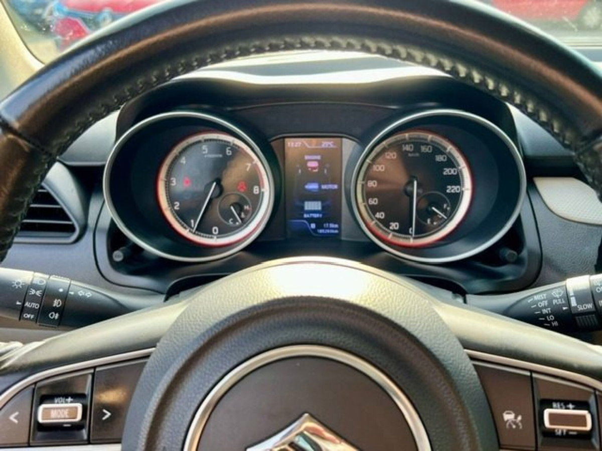 Suzuki Swift 1.2h Top 2wd (19)