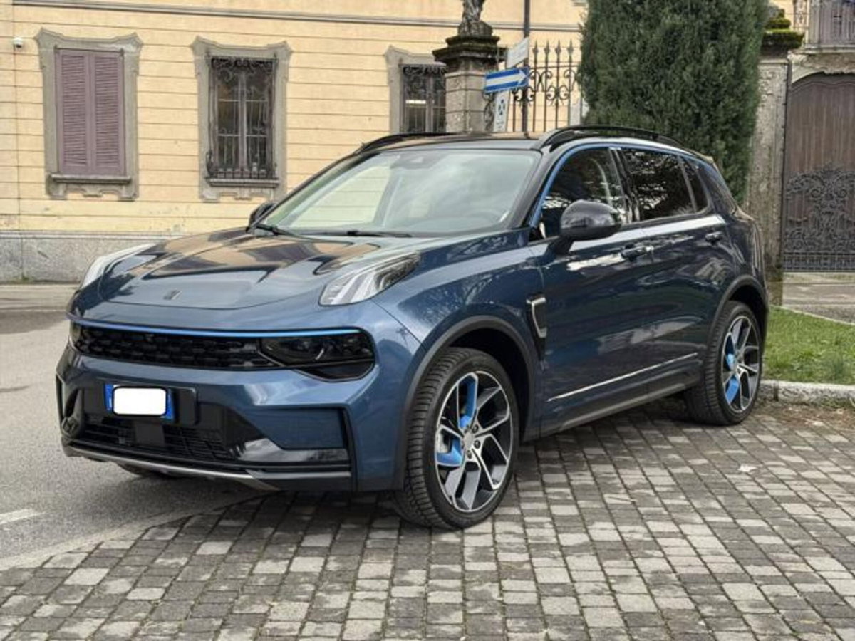 Lynk & Co 01 01 1.5 td phev