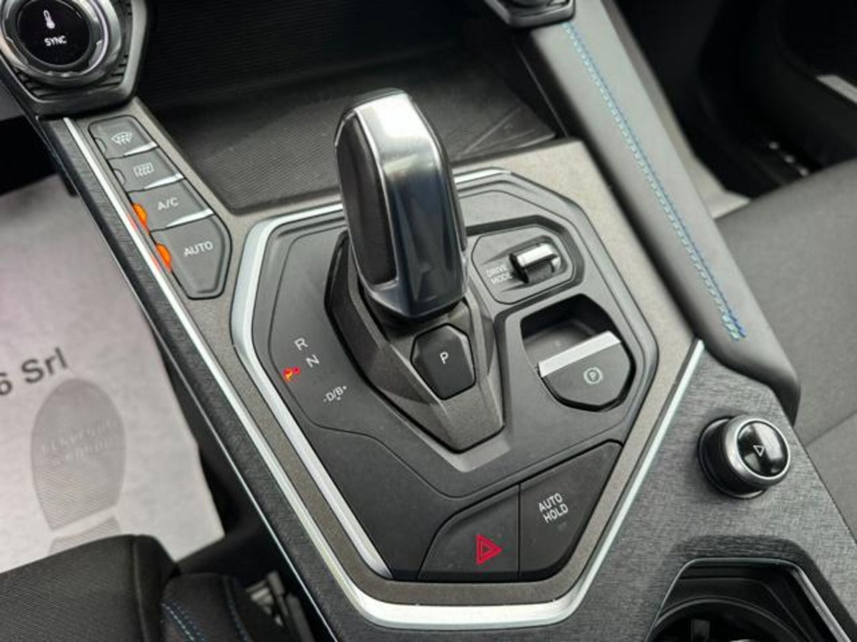 Lynk & Co 01 01 1.5 td phev (18)