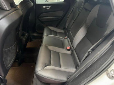 Volvo XC60 B4 (d) AWD automatico Plus Dark N1 (7)