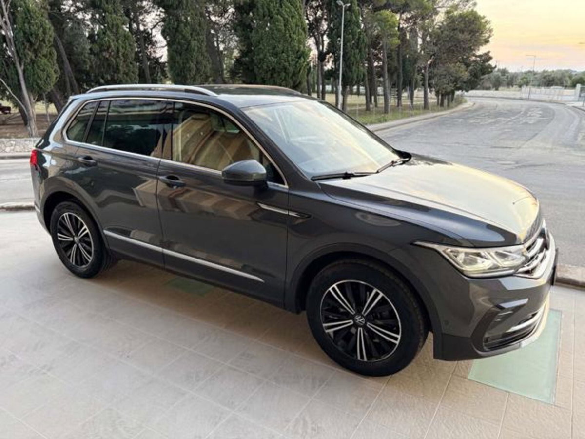 Volkswagen Tiguan 2.0 TDI 150 CV SCR DSG 4MOTION Elegance (3)