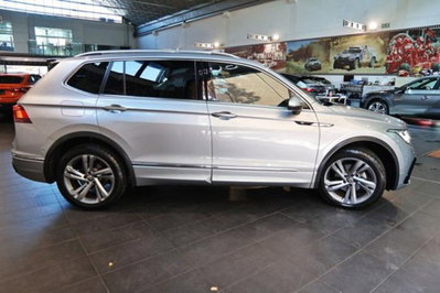Volkswagen Tiguan Allspace 2.0 TDI SCR DSG 4MOTION R-Line (10)