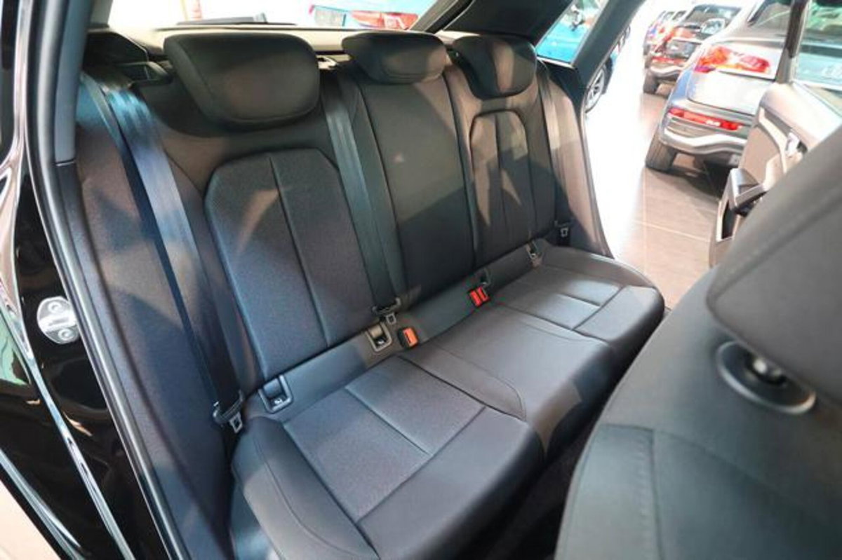 Audi A3 Sportback 30 TFSI Business Advanced (19)