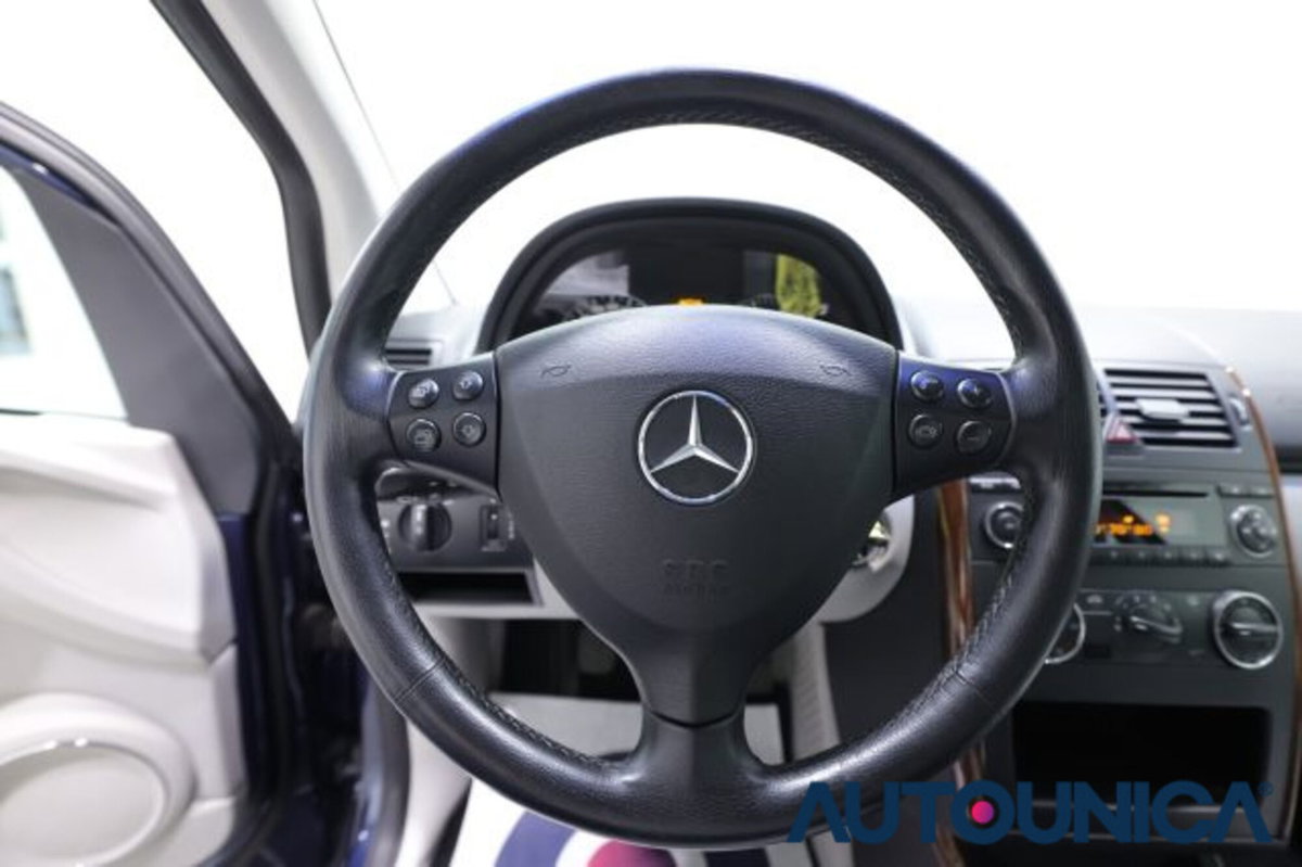 Mercedes-Benz Classe A 170 Elegance (7)