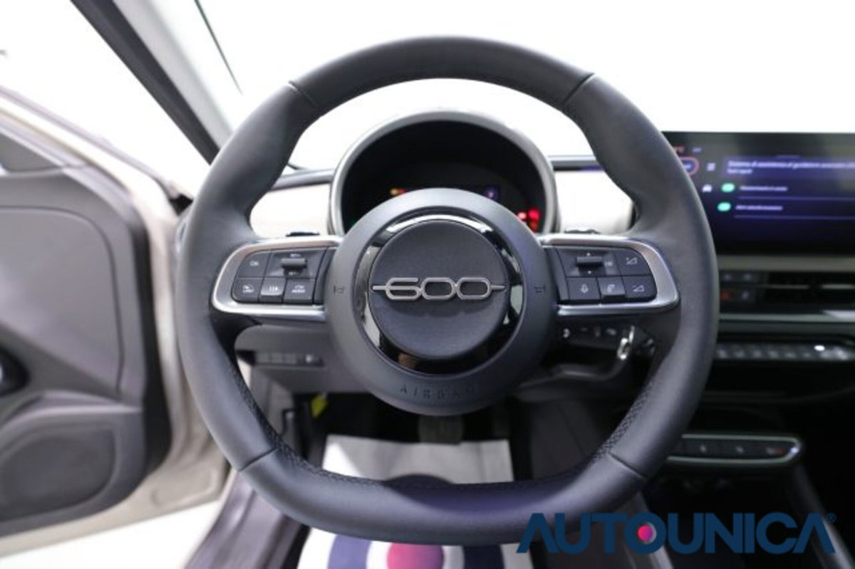 Fiat 600 1.2 Business 100cv (7)