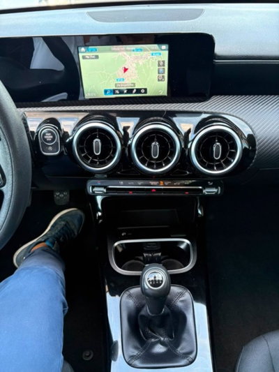 Mercedes-Benz CLA 200 d Premium (12)