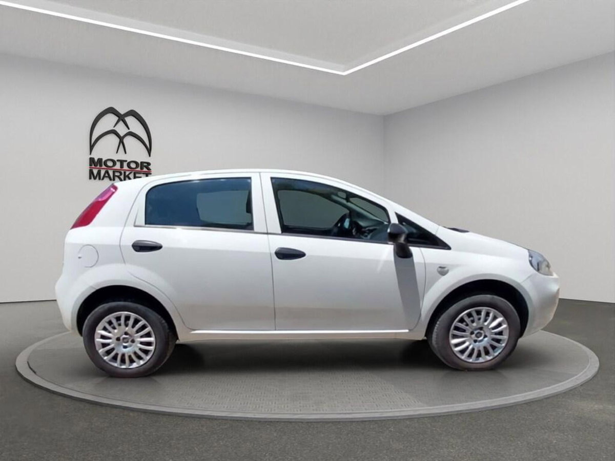 Fiat Punto 1.4 8V 5 porte Natural Power Lounge (4)