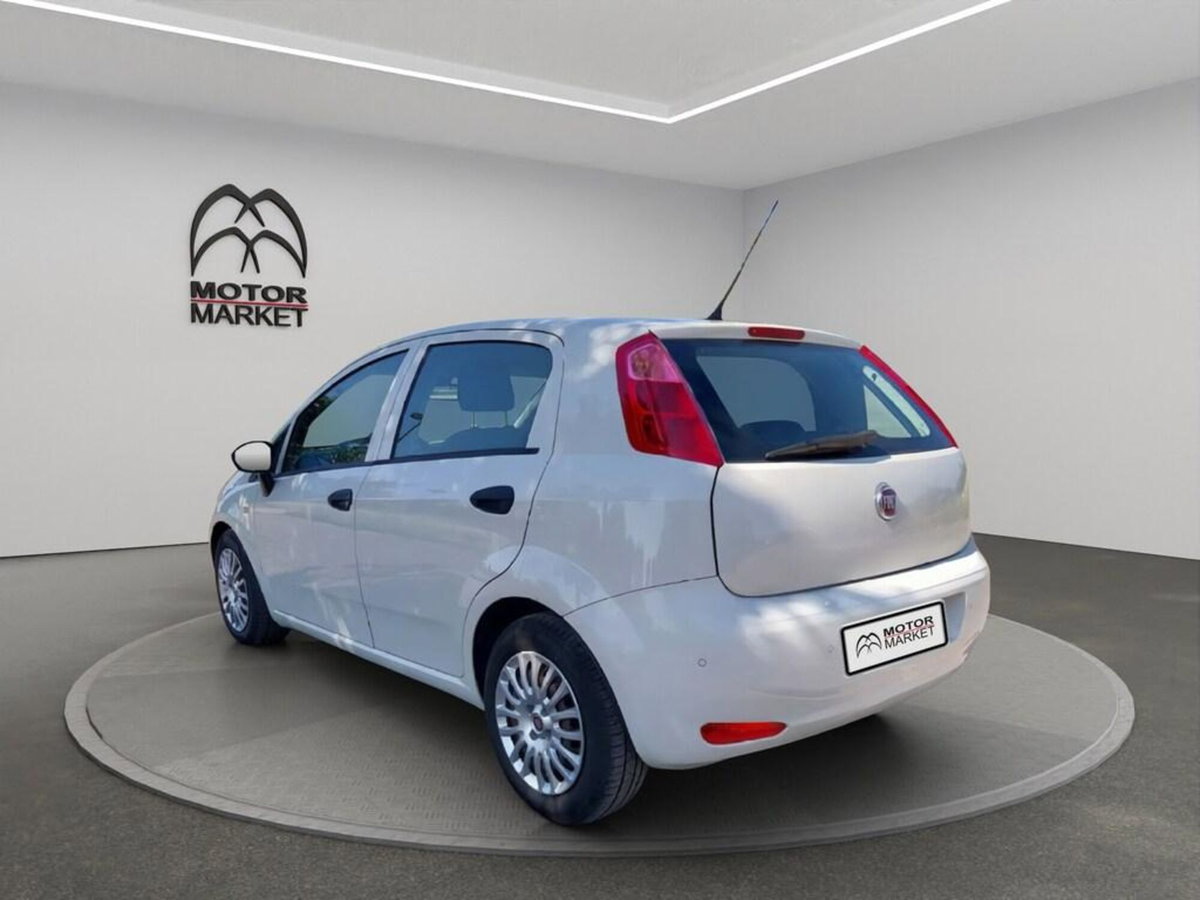 Fiat Punto 1.3 MJT II S&S 95 CV 5 porte Street (8)