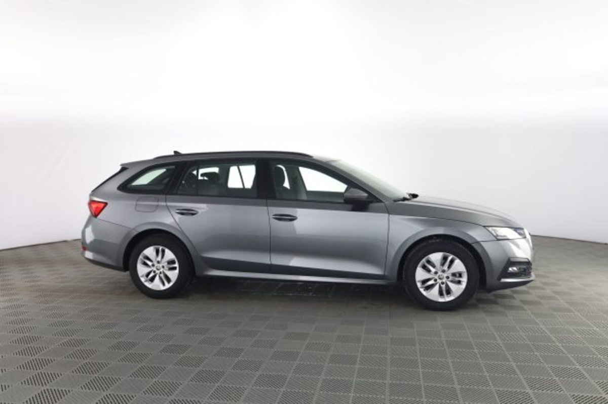 Skoda Octavia Station Wagon 2.0 TDI EVO SCR DSG Wagon Executive (3)
