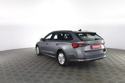 Skoda Octavia Station Wagon 2.0 TDI EVO SCR DSG Wagon Executive (6)