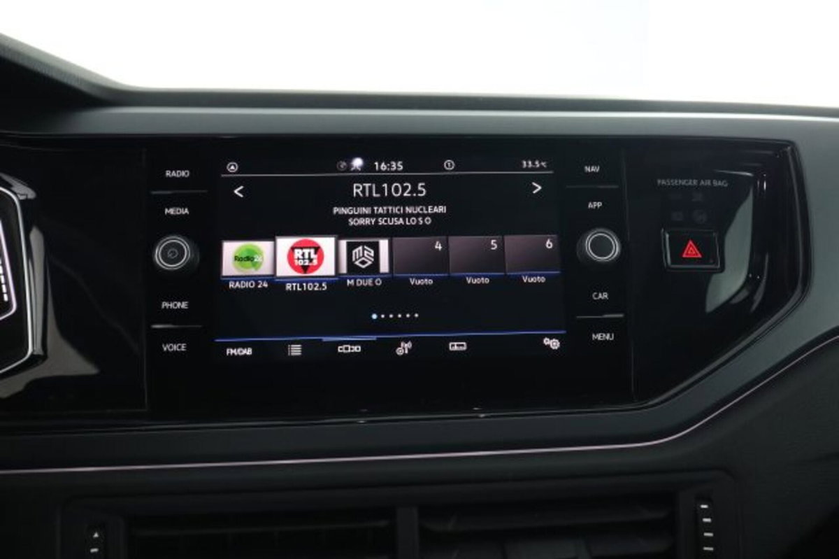 Volkswagen Taigo 1.0 tsi R-Line 115cv (11)