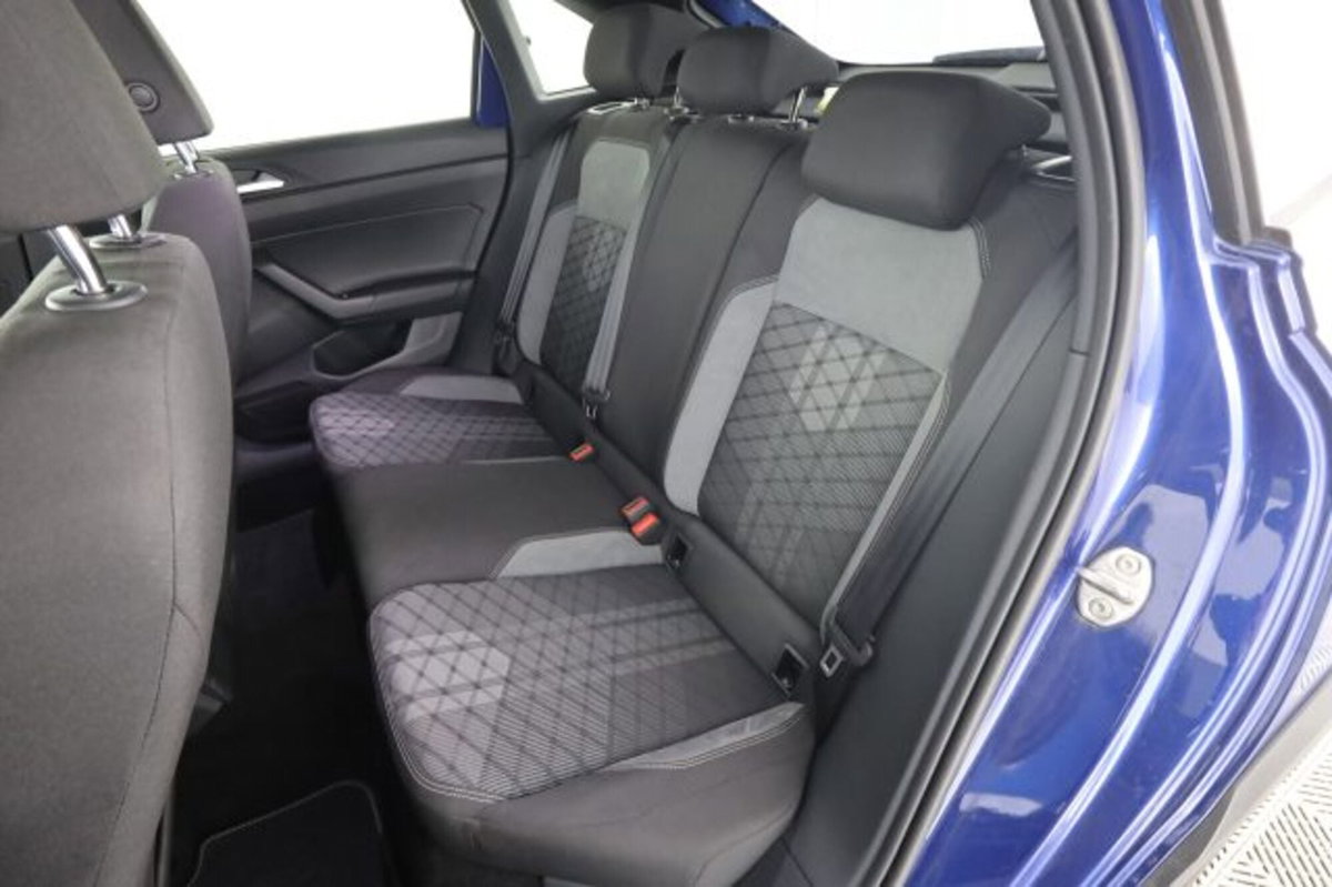 Volkswagen Taigo 1.0 tsi R-Line 115cv (3)