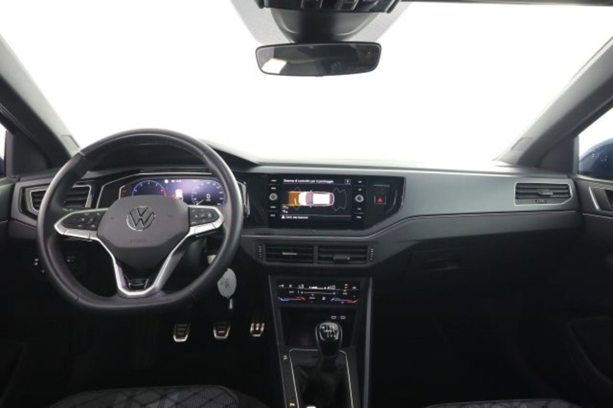 Volkswagen Taigo 1.0 tsi R-Line 115cv (4)
