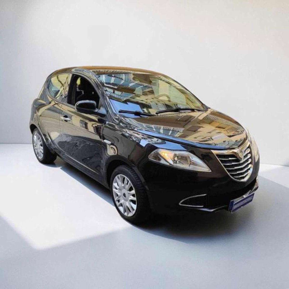 Lancia Ypsilon 1.2 69 CV 5 porte Silver