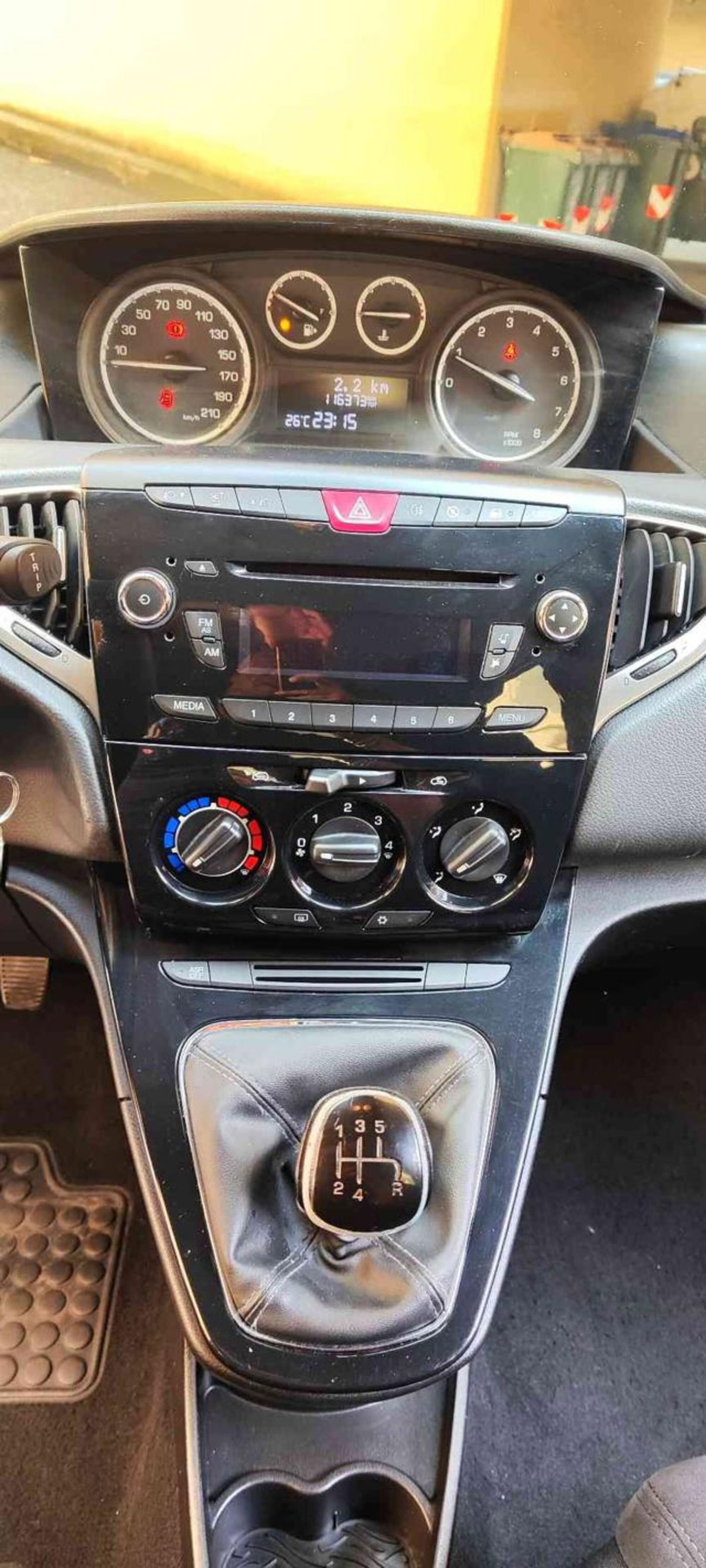 Lancia Ypsilon 1.2 69 CV 5 porte Silver (11)