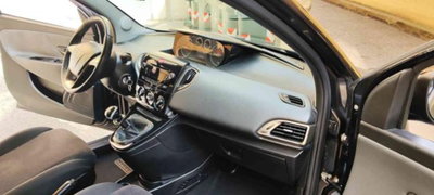 Lancia Ypsilon 1.2 69 CV 5 porte Silver (15)