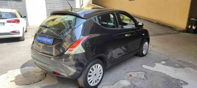 Lancia Ypsilon 1.2 69 CV 5 porte Silver (3)