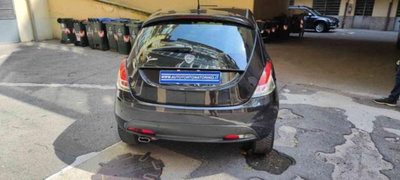 Lancia Ypsilon 1.2 69 CV 5 porte Silver (4)
