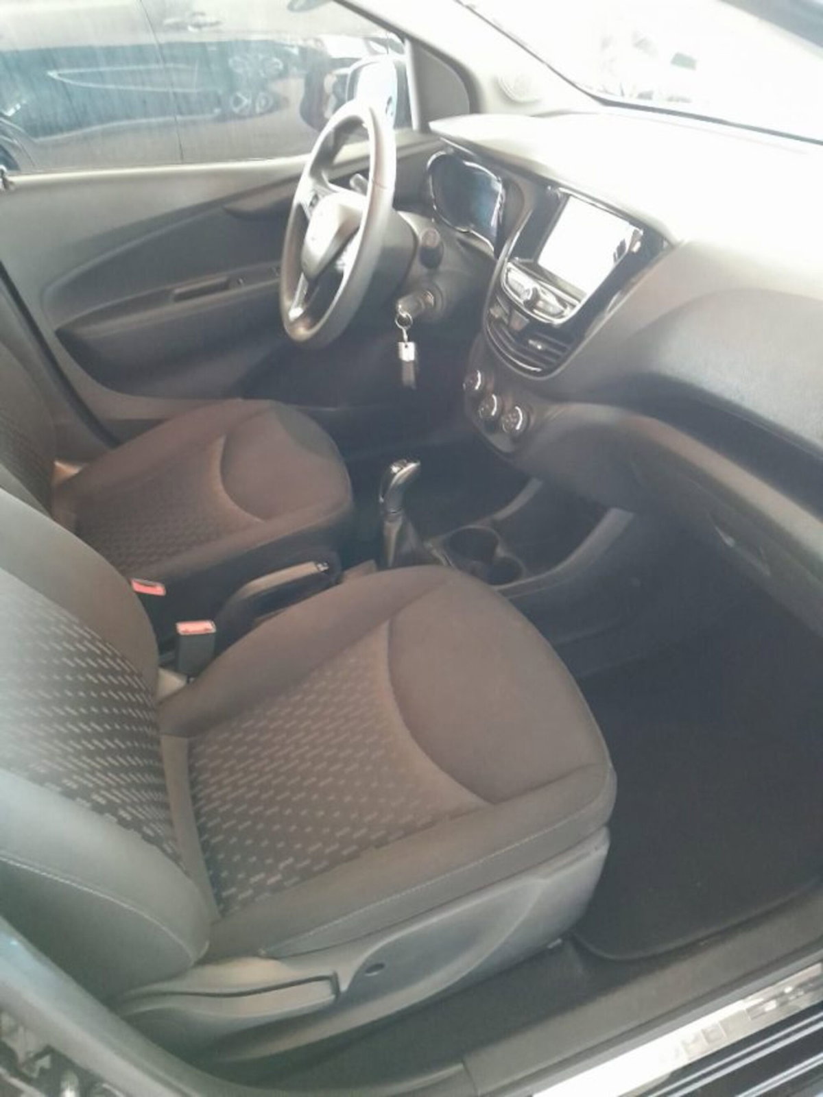 Opel Karl Rocks 1.0 73 CV (11)
