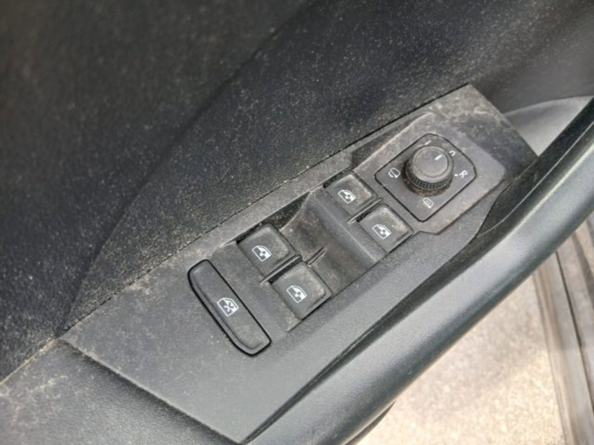 Volkswagen T-Cross 1.0 TSI 110 CV DSG Sport (12)