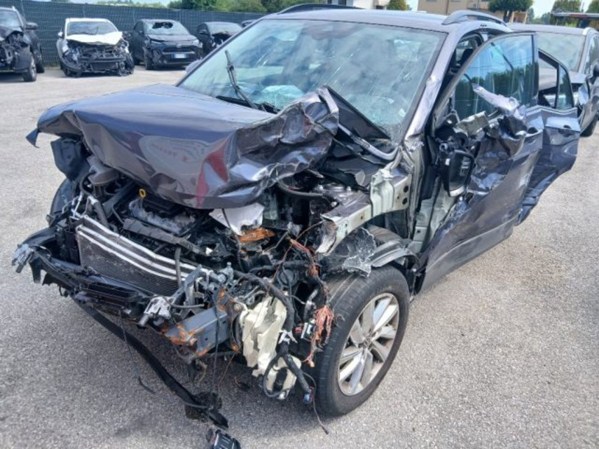 Volkswagen T-Cross 1.0 TSI 110 CV DSG Sport (2)